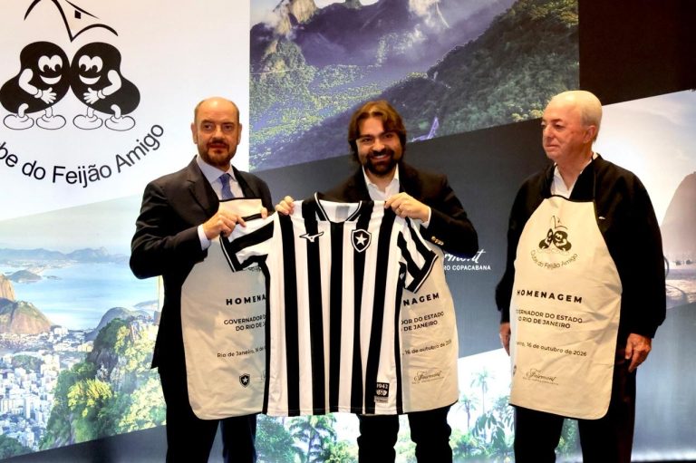 Governador do Rio é homenageado pelo Clube do Feijão Amigo